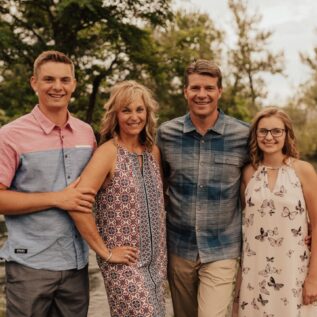 Alum Mike Mers and family