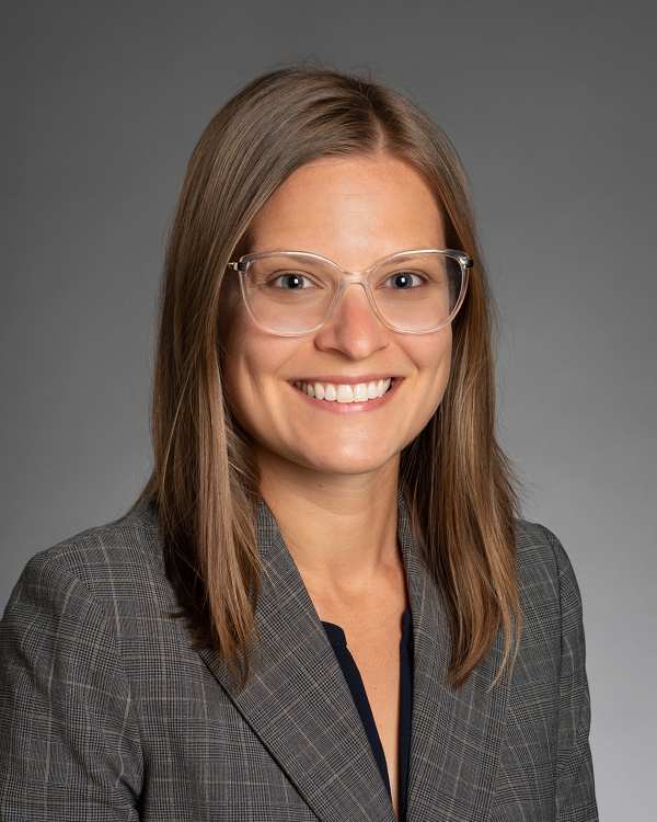Erin Mannen headshot