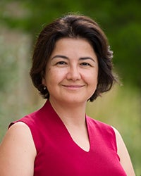 Zeynep Hansen headshot