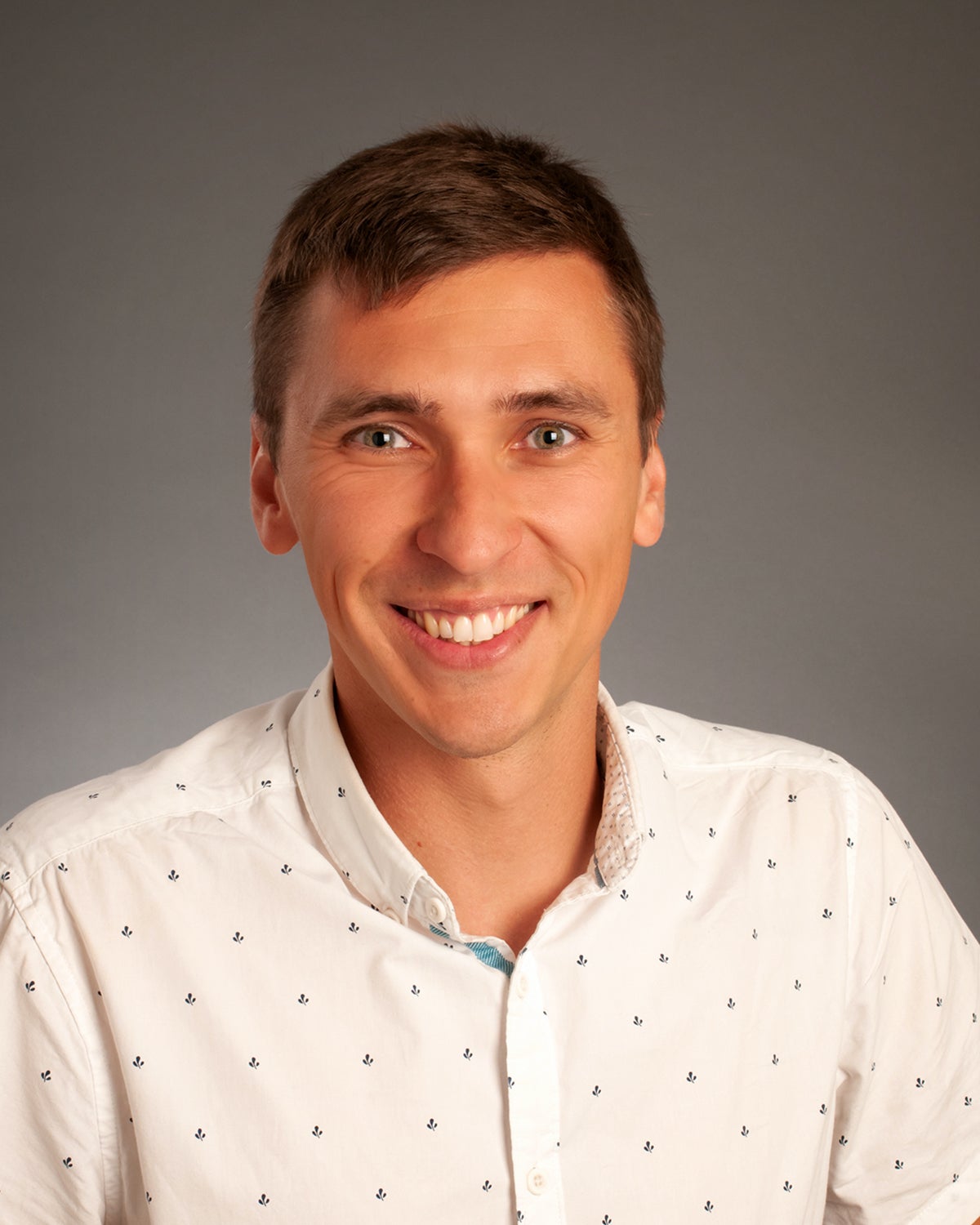 Individual picture of this person.