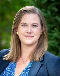 Emma Kirks headshot