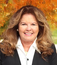 Christy Suciu Professional Headshot