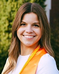 Annika Kempnich headshot