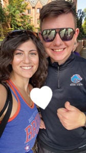 Kaitlyn and Drew meet at the dorms 