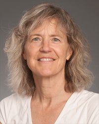 Donna Calhoun headshot