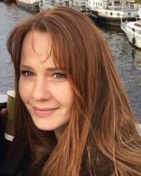 Janet Layne headshot