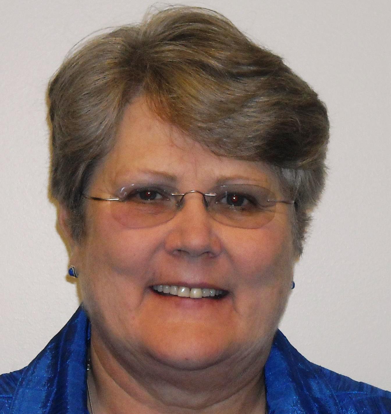 Linda Clark headshot