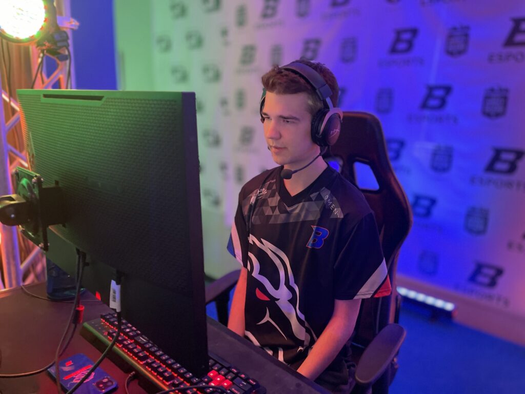 Gabriel Gil Reynolds in Esports Arena