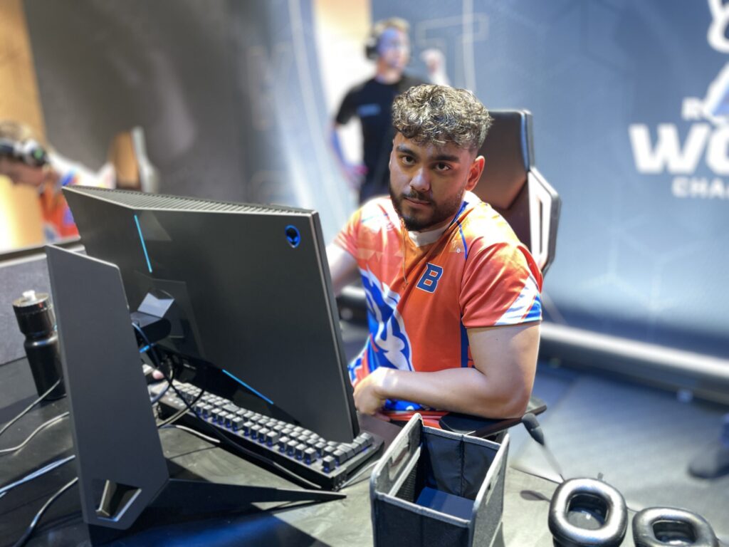 emiliano flores at crl worlds