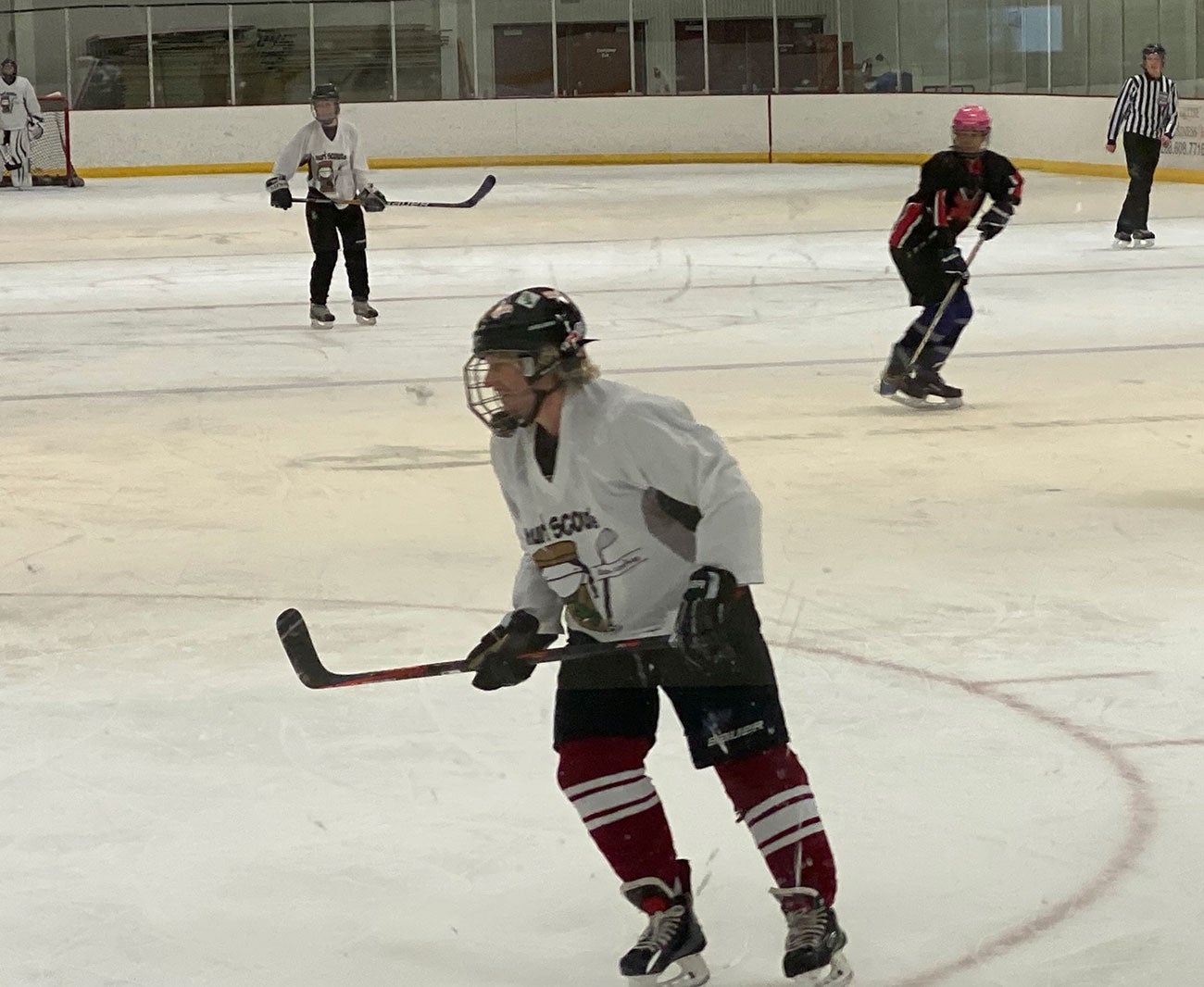 Lynda Ransdell playing ice hockey