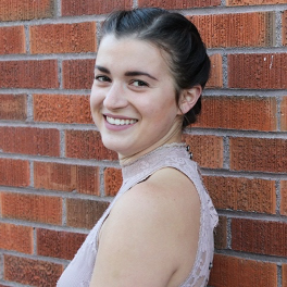 Hannah Edwards headshot