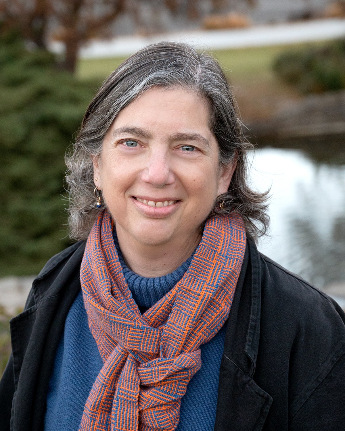Photography (headshot) of Donna Llewellyn