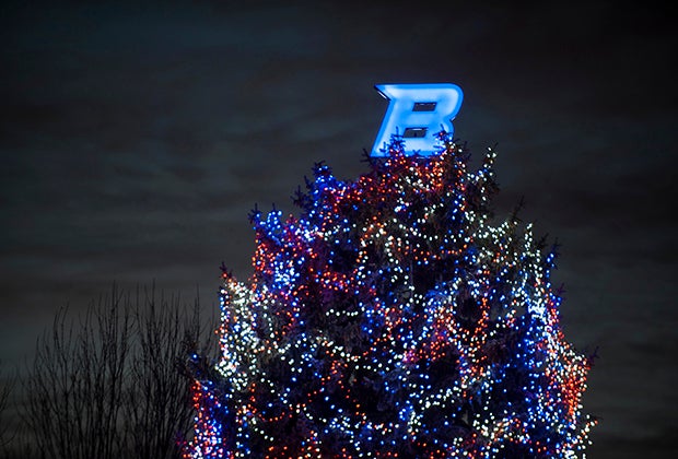 Christmas Tree Lightning, Photo By Wankun Sirichotiyakul