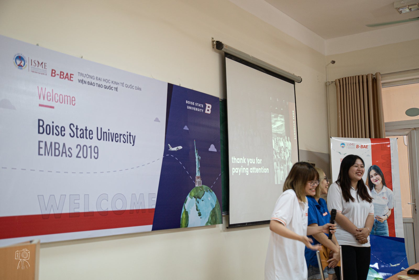 National Economic University students present to the executive MBA cohort in Vietnam. 