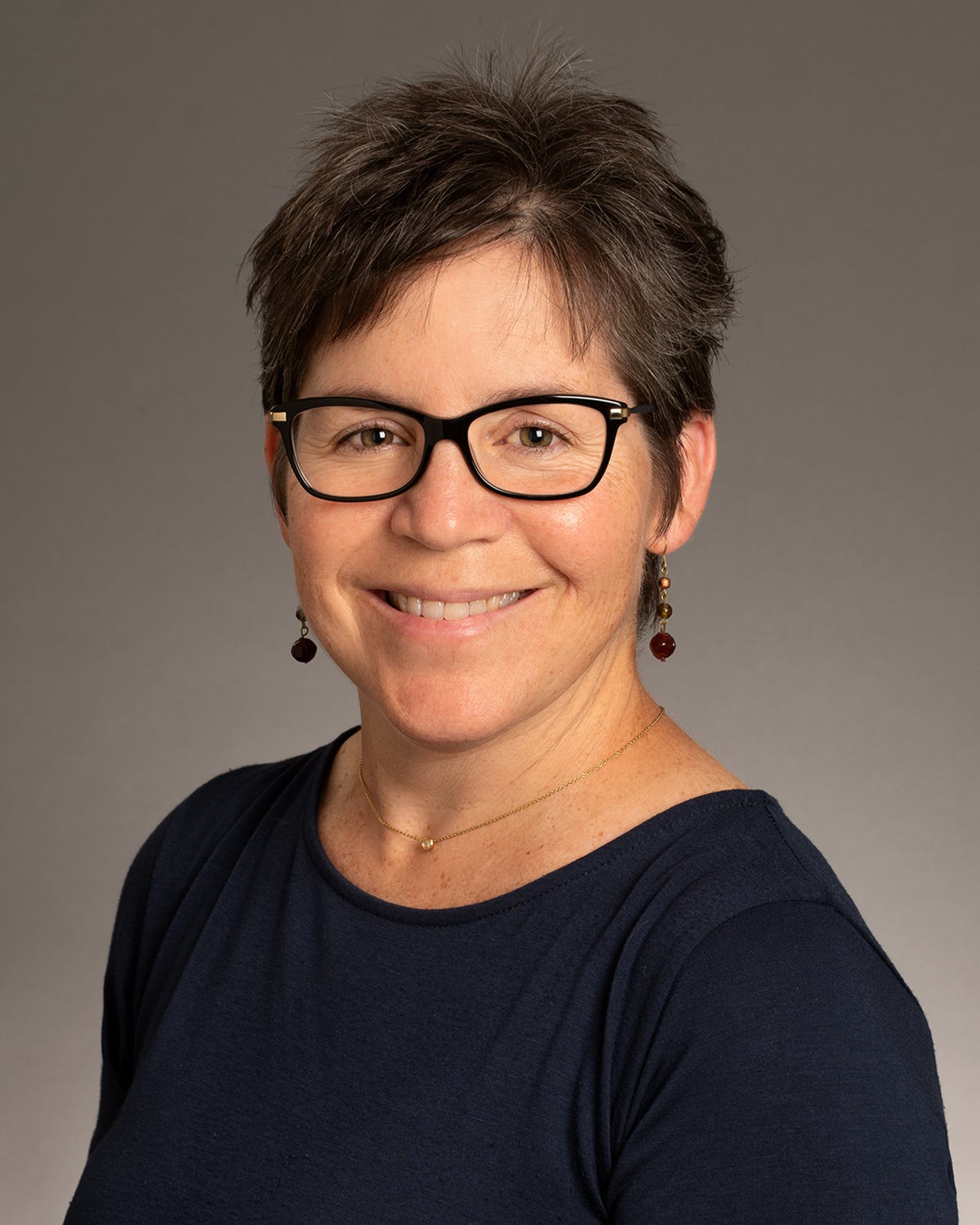 Photo portrait of Shelley Lucas