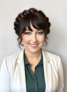 Cara North headshot