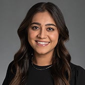 Asna Rupani headshot