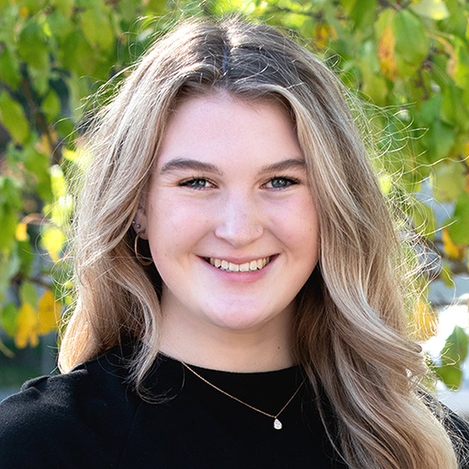 Samantha Mulvihill Headshot