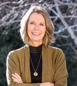 Tracy Andrus headshot