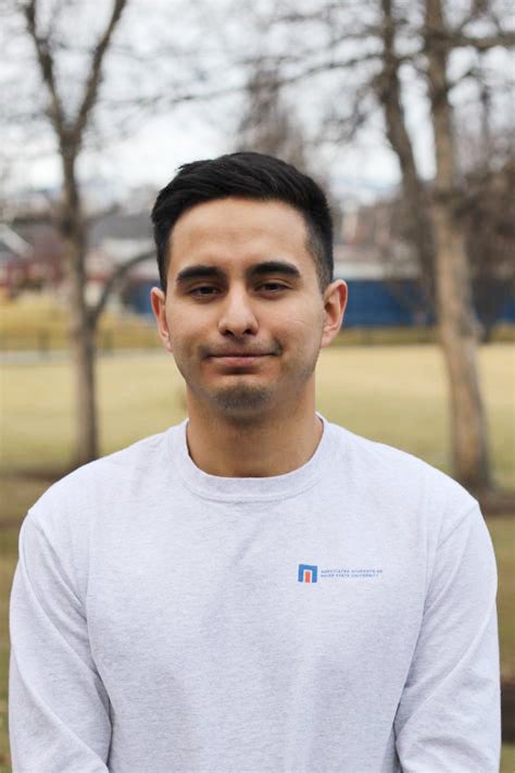 Manny Garcia headshot